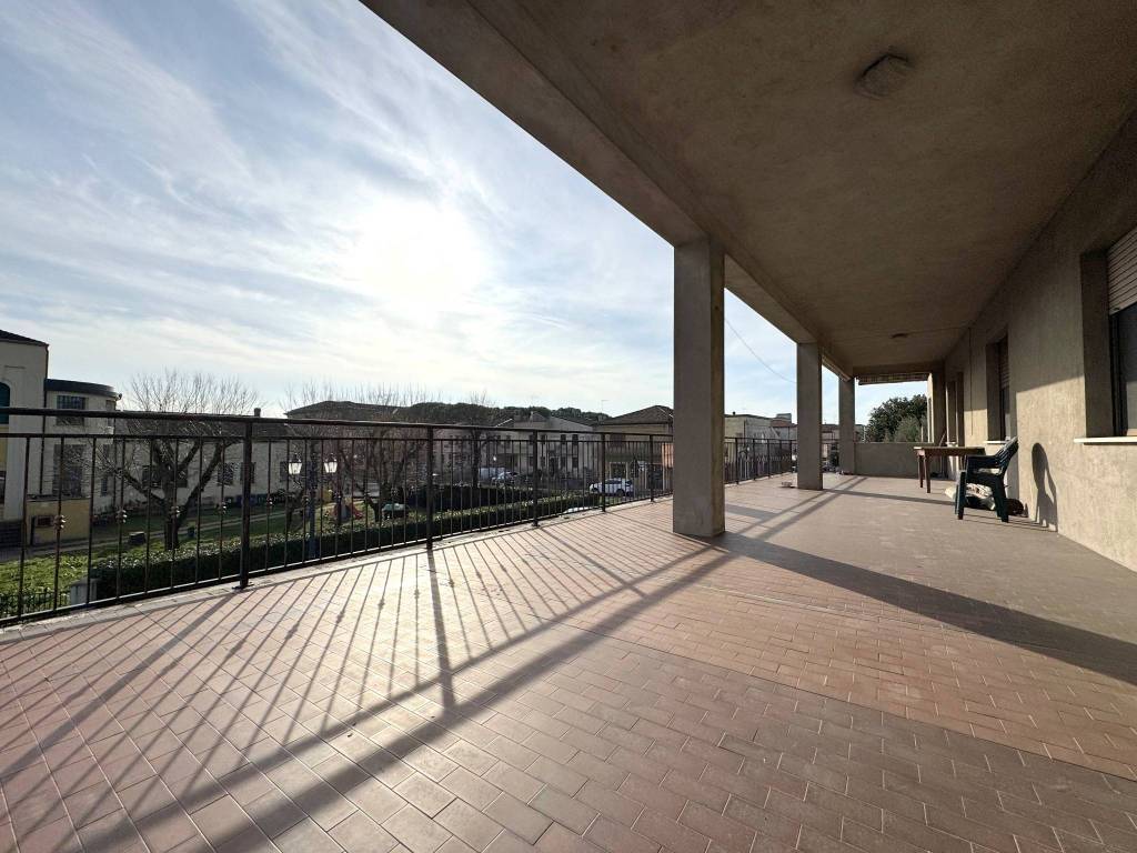 Appartamento via roma, loreo