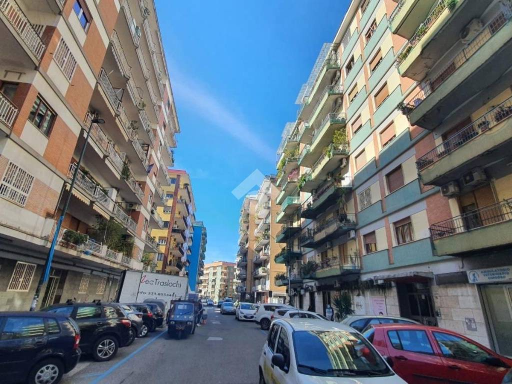 Locale commerciale via adolfo omodeo 35, pigna - omodeo, napoli