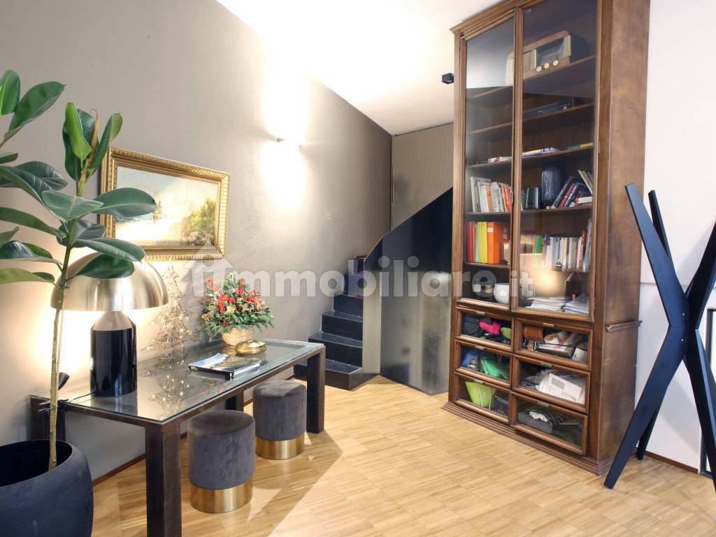 Vendita Appartamento in via San Calocero. Milano. Ottimo stato, su più