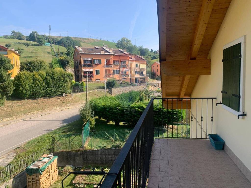 Bilocale ottimo stato, su più livelli, san vitale, roverè veronese