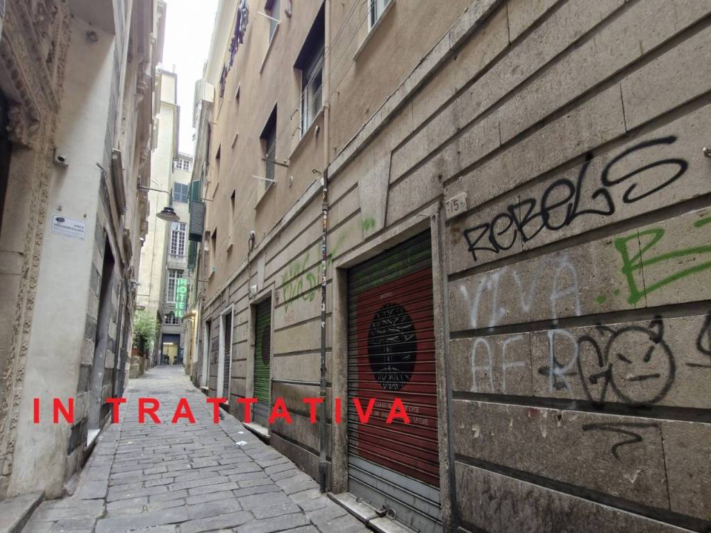 Locale commerciale vico del fornaro 6, caricamento, genova