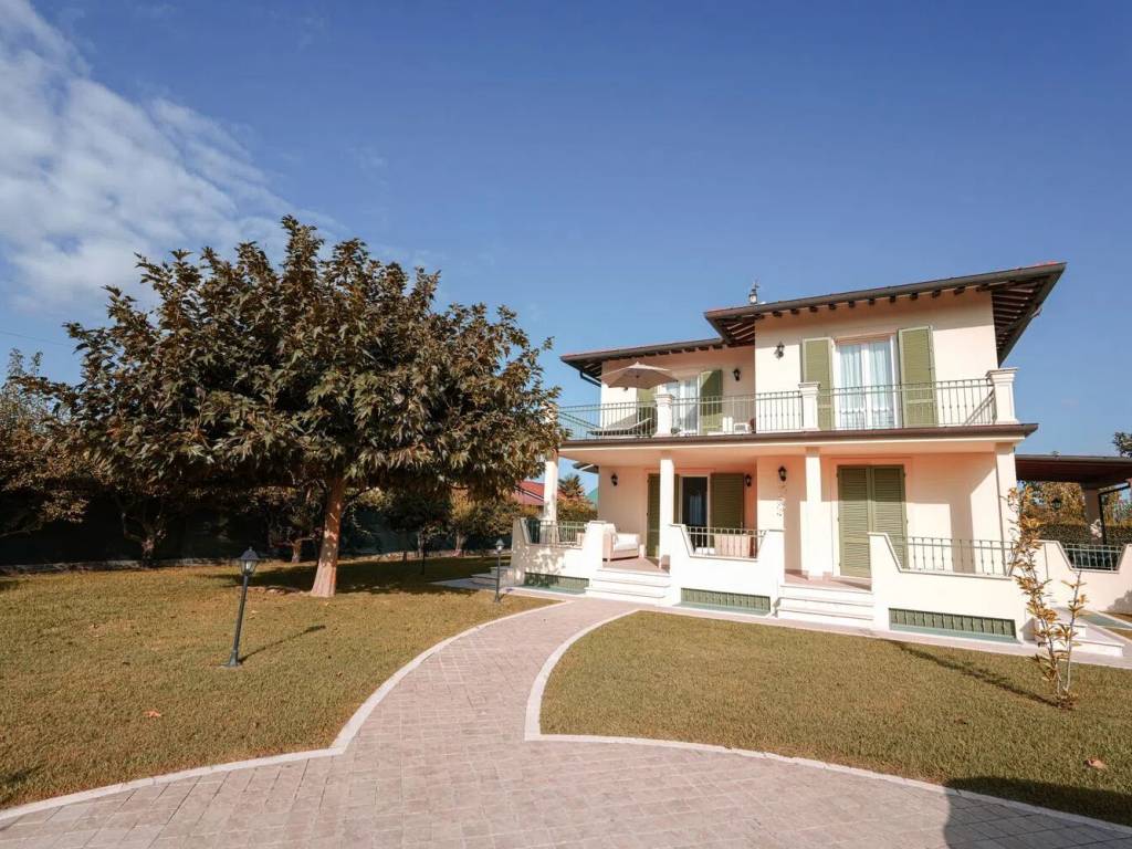 Villa unifamiliare via dell'acqua, centro, forte dei marmi