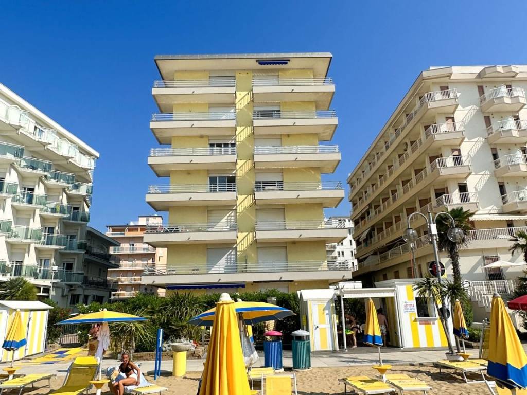 Bilocale via andrea bafile accesso al mare 2, lido centro ovest, jesolo