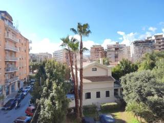 4-room flat via Simone Valguarnera, De Gasperi - Croce Rossa, Palermo