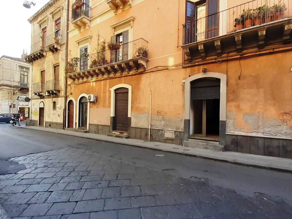 Laboratorio via san nicolò al borgo 9, borgo, catania