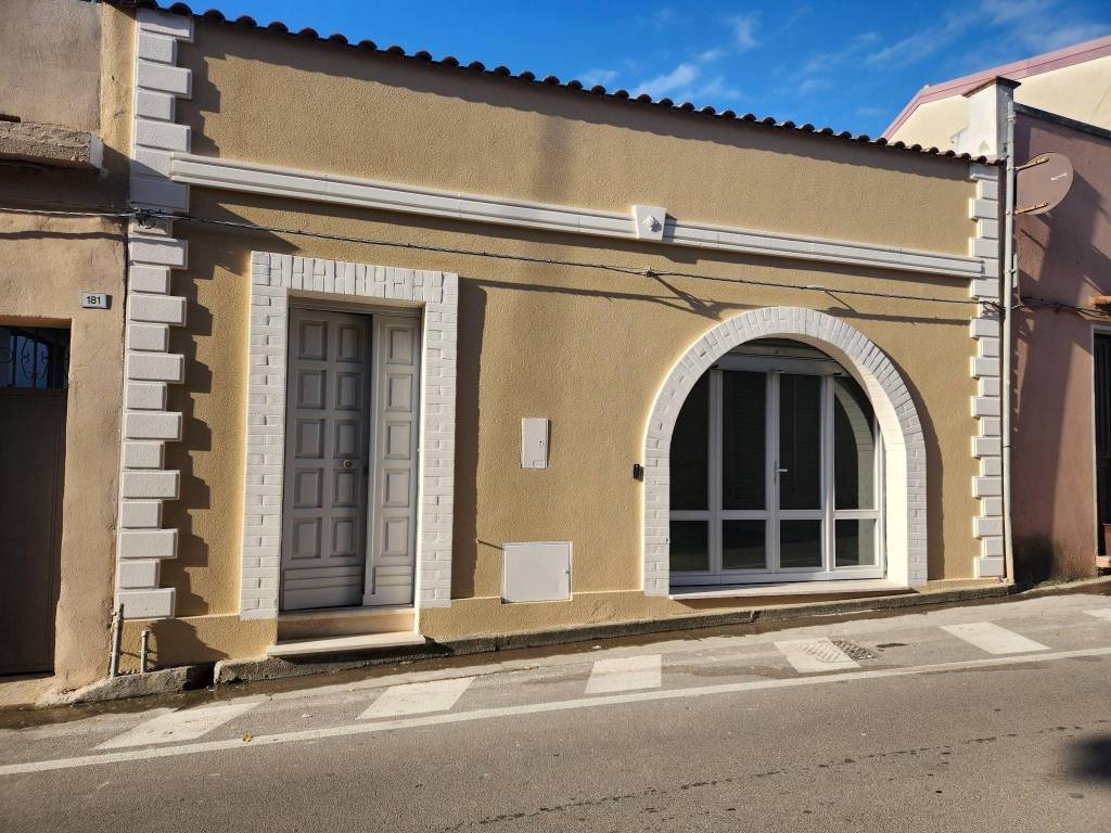 Locale commerciale, centro, nuraminis