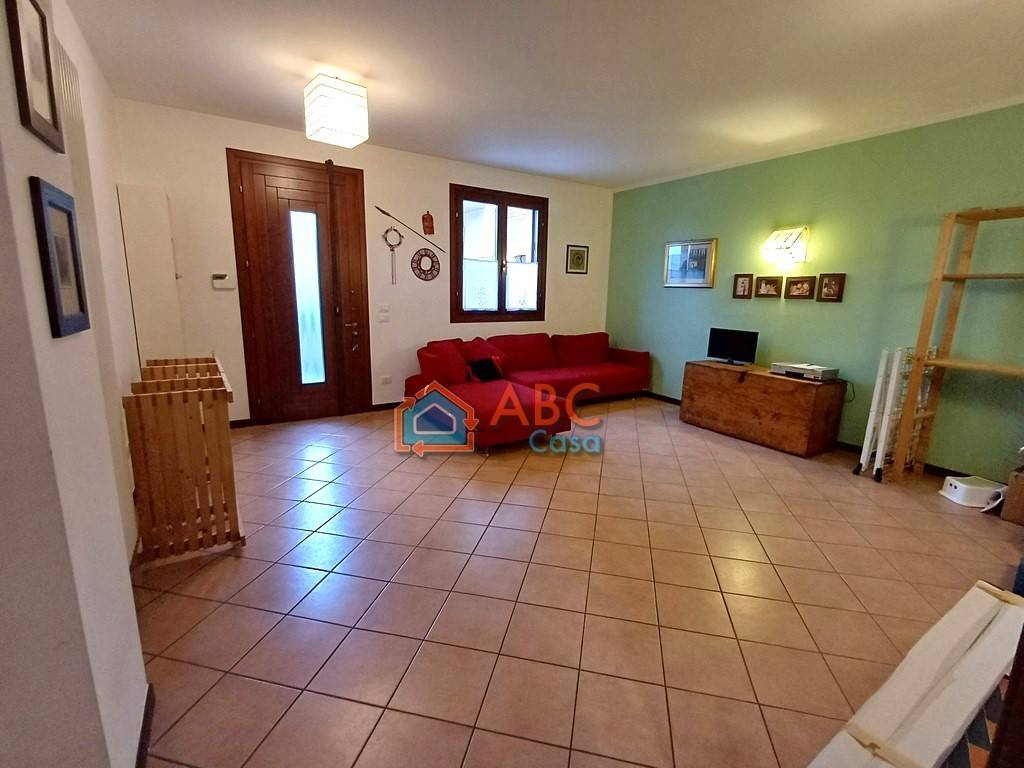 Appartamento via francesco parri 14, montecchio maggiore alte ceccato, montecchio maggiore