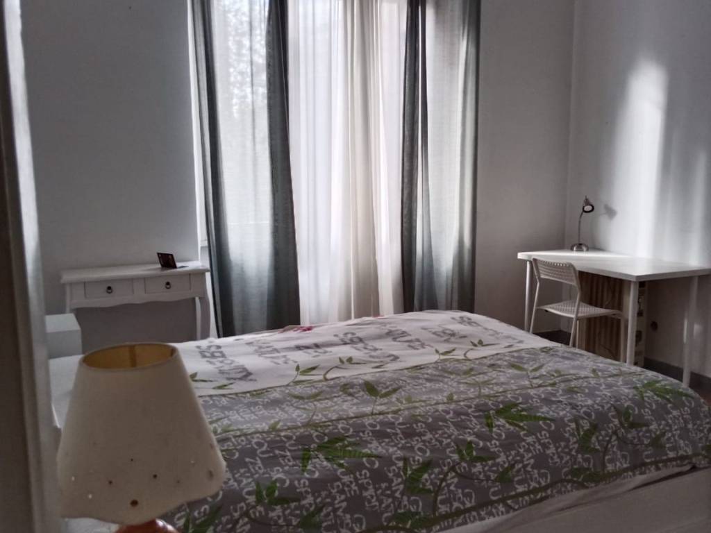 Stanza singola via edoardo jenner 58, roma