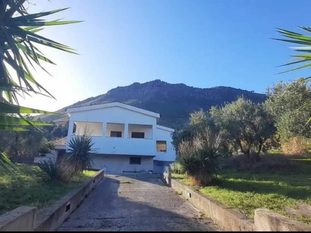 Villa unifamiliare via francesco cangialosi, centro, carini