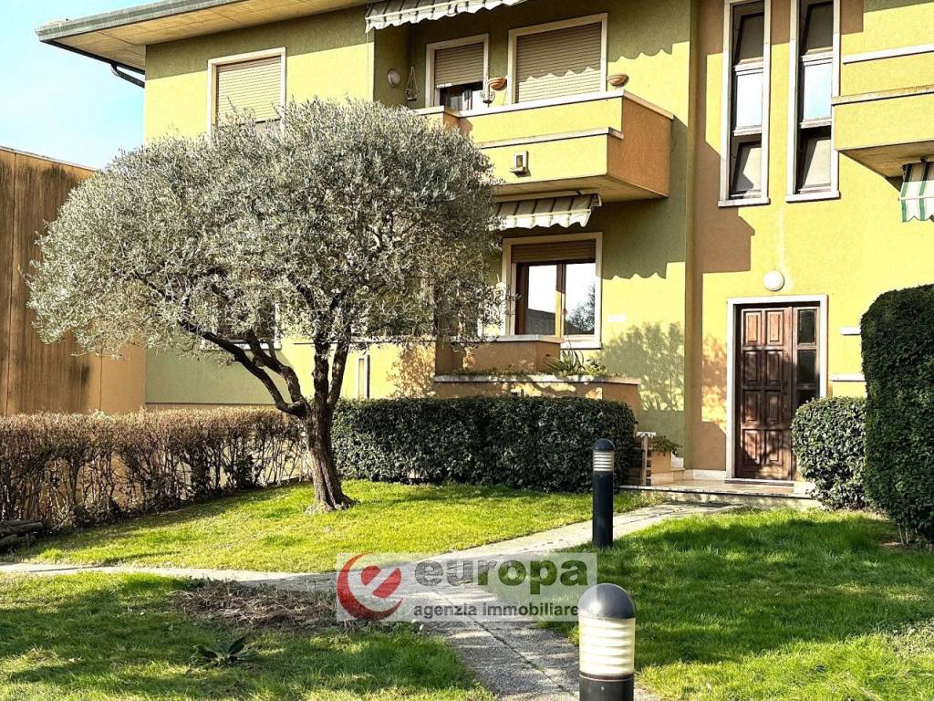 Trilocale via 2 giugno, centro, torri di quartesolo