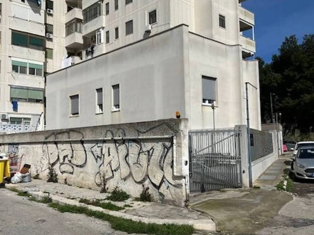 Garage - box via achille grandi, commenda, brindisi