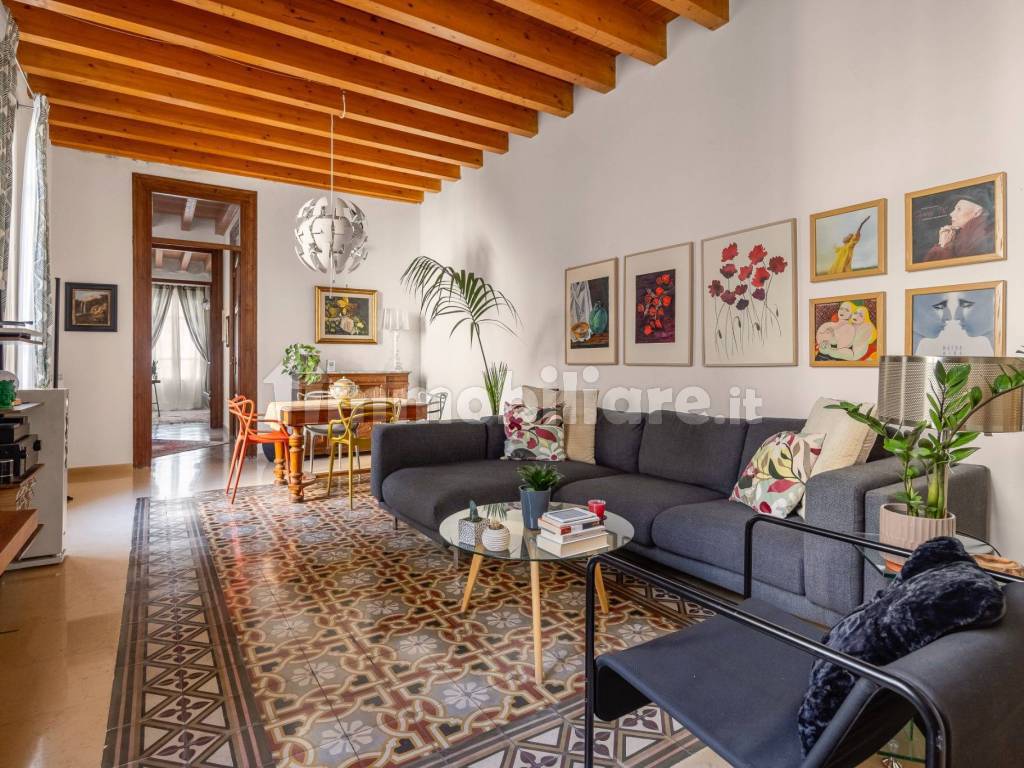 Salone