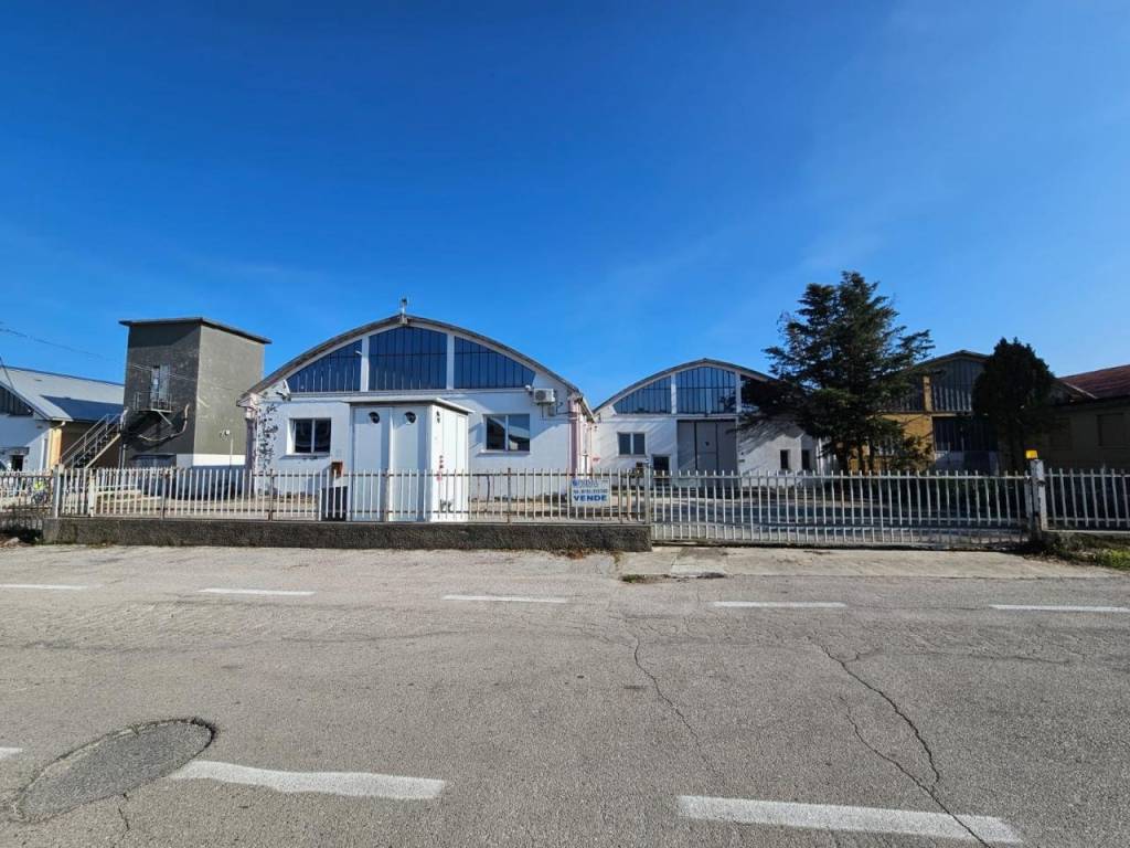 Capannone via montanelli 44, villa fastiggi, pesaro