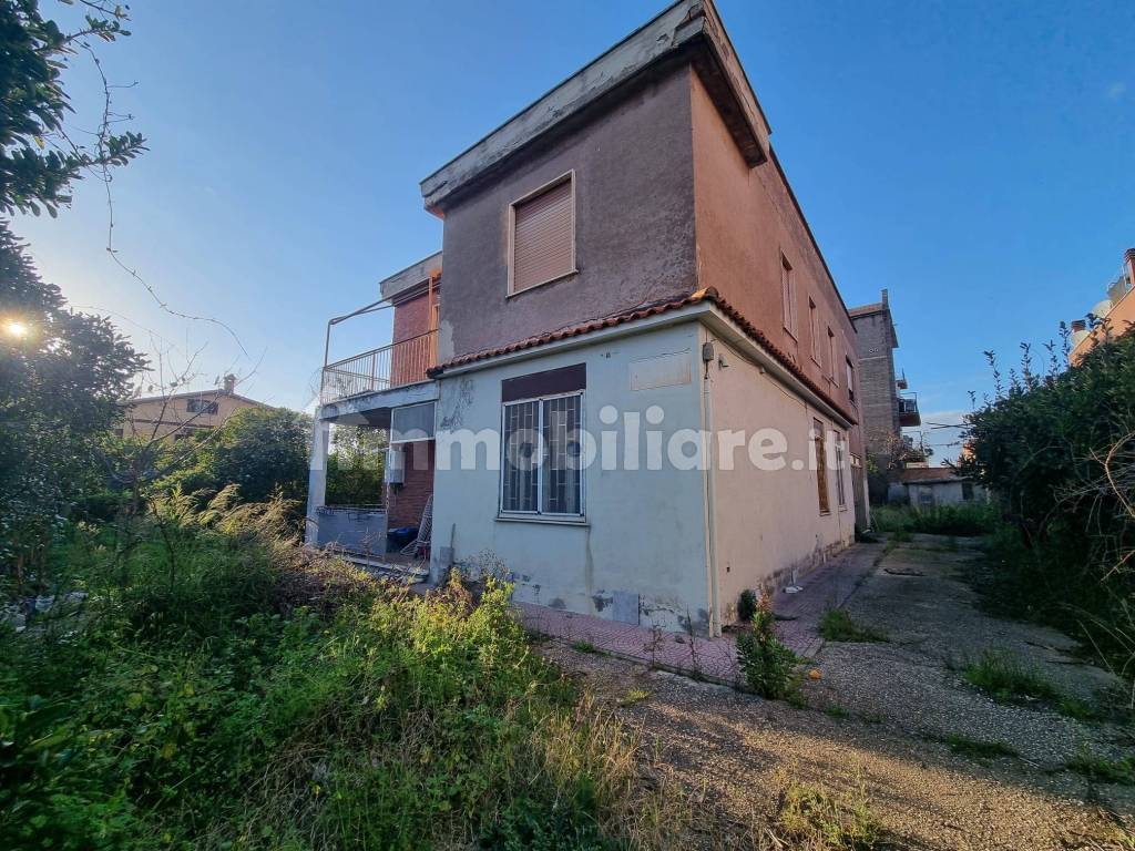 Terratetto unifamiliare via Ambrogio Sansedoni, Dragona, Roma