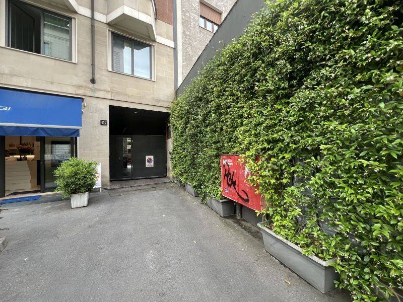 Posto auto - moto corso di porta romana 117, quadronno - crocetta, milano