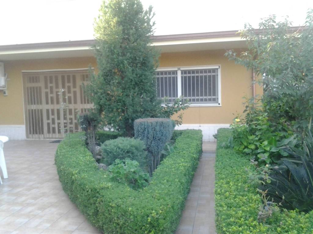 Villa plurifamiliare via ii dromo 147, centro, bovalino