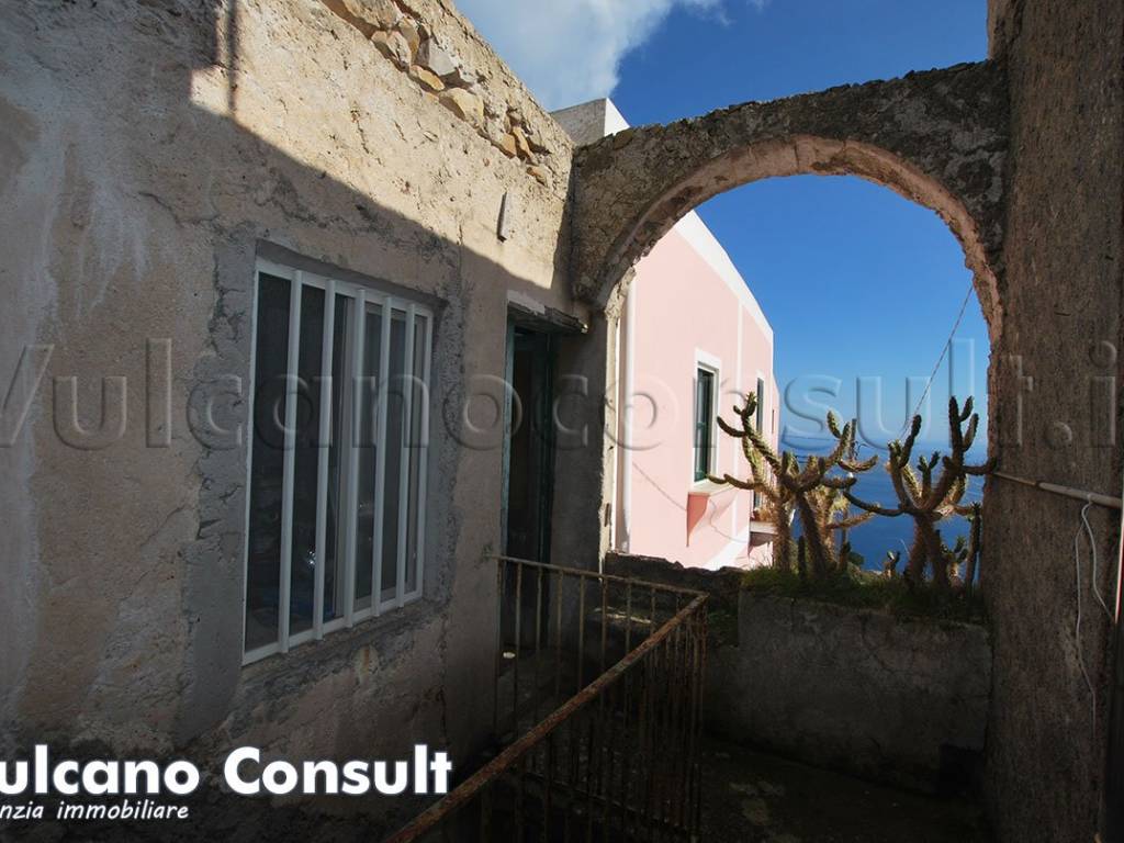 Vendita Rustico in via Calandra Costa Lipari. Da ristrutturare, 80 m² ...