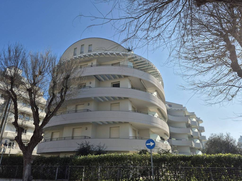 Trilocale viale giosuè carducci 153, cattolica