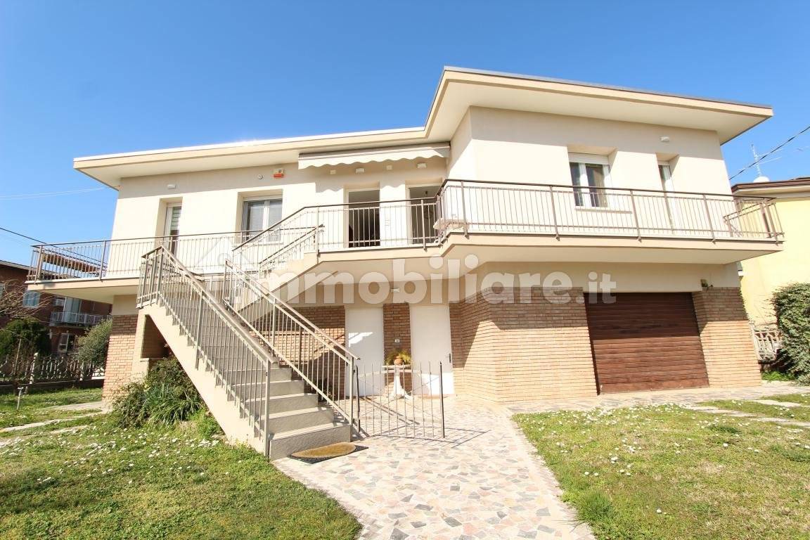 Villa in vendita a Zevio