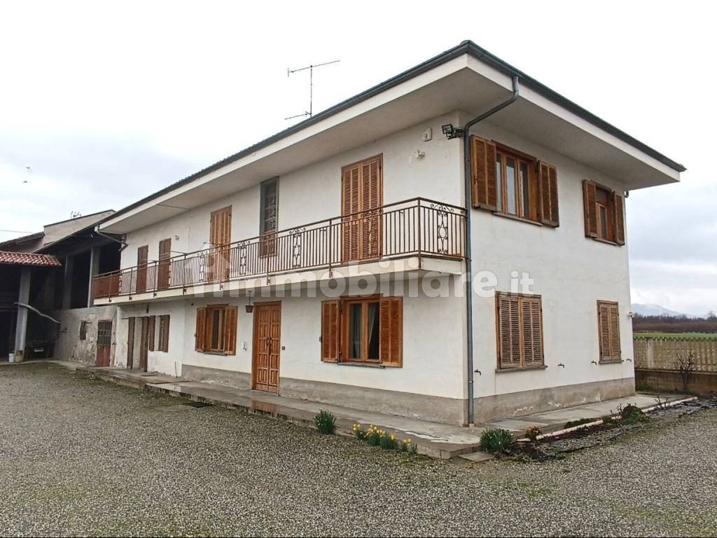 vendita-terratetto-plurifamiliare-in-via-gino-rolando-2-cavour-buono