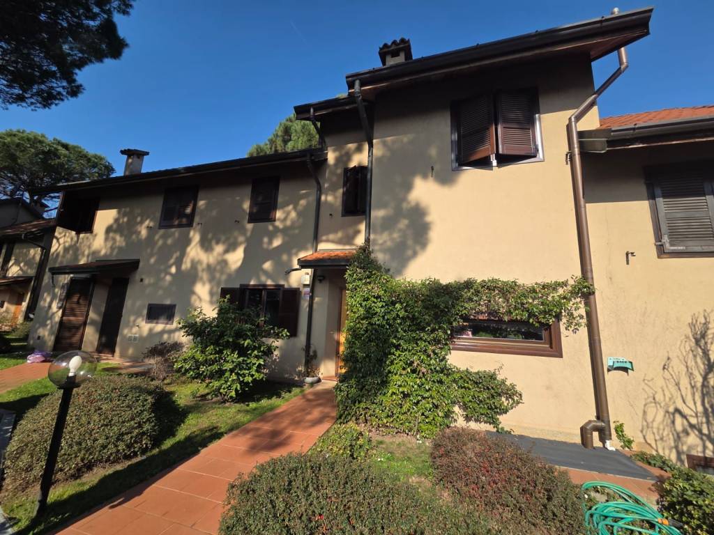 Villa a schiera via giuseppe parini 51, barlassina