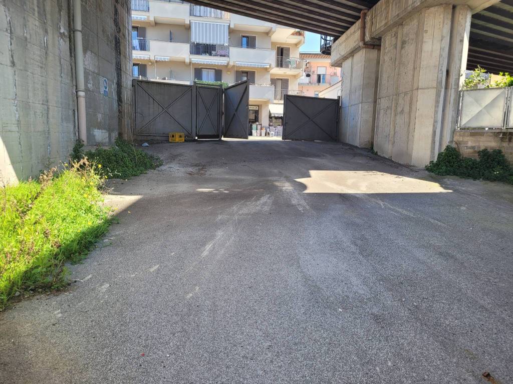 Posto auto - moto via vaiani 18, quarto
