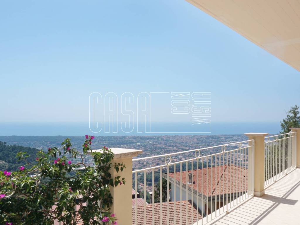 Trilocale via belvedere 23, san carlo - antona, massa