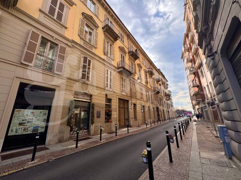 Bilocale via fratelli calandra, 13, via della rocca, torino