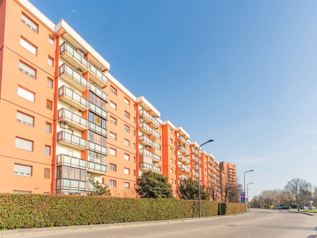 Trilocale via francesco cilea 134, gallaratese, milano