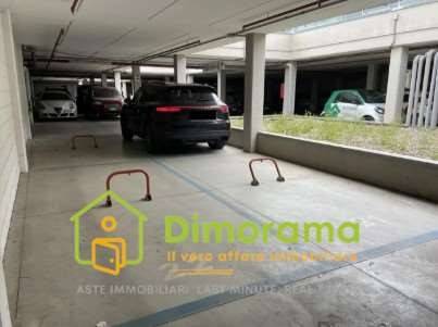 Garage - box all'asta via francesco ferrucci \, 339, prato