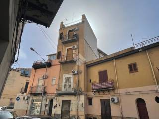 3-room flat corso dei mille 783, Settecannoli, Palermo