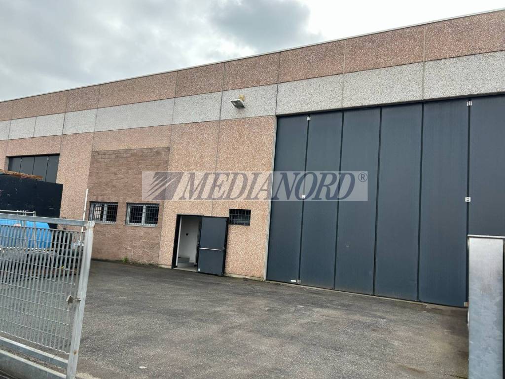 Capannone via aldo moro 2, centro, pedrengo