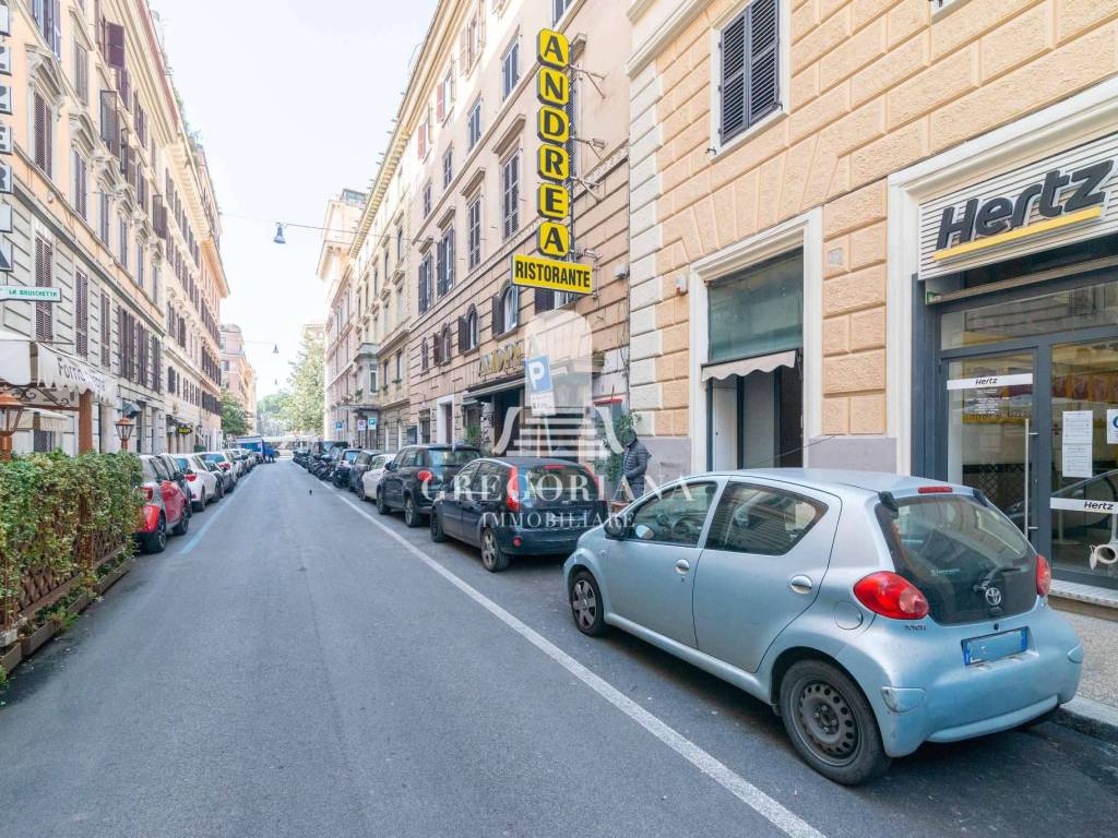 Locale commerciale via sardegna, vittorio veneto, roma