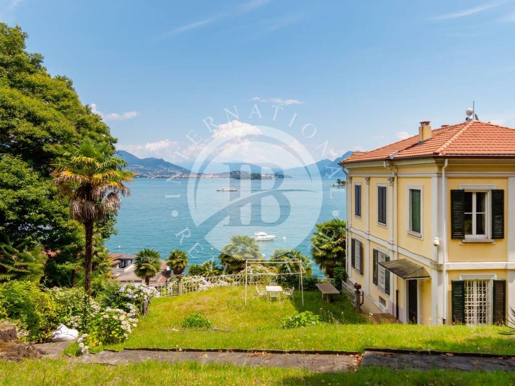 Vendita Villa unifamiliare Baveno. Ottimo stato, con terrazza ...