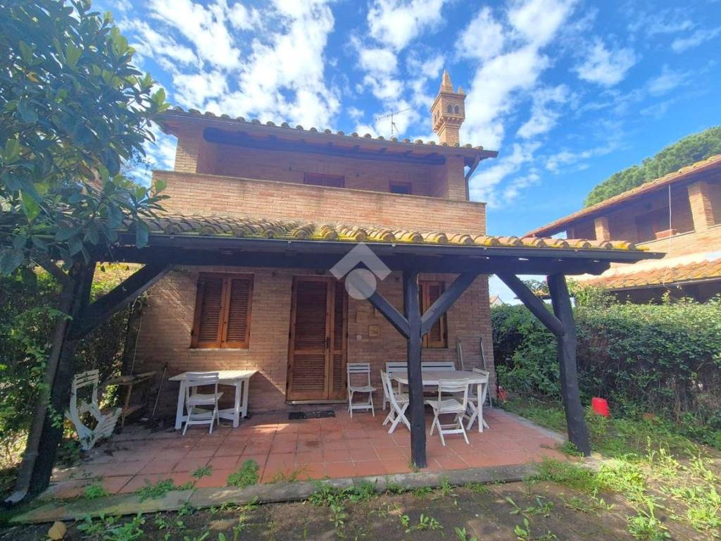 Villa bifamiliare, buono stato, 80 m², marina velca, tarquinia