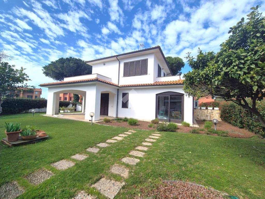 Villa bifamiliare, buono stato, 90 m², marina velca, tarquinia