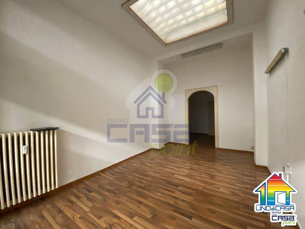 Negozio - locale commerciale porta ombriano, crema, centro storico, crema