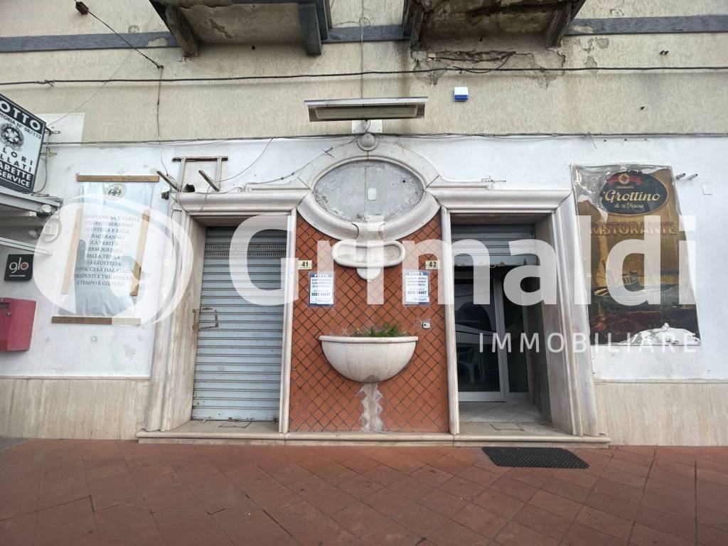 Locale commerciale viale giuseppe verdi 44, pagliarone, montecorvino pugliano