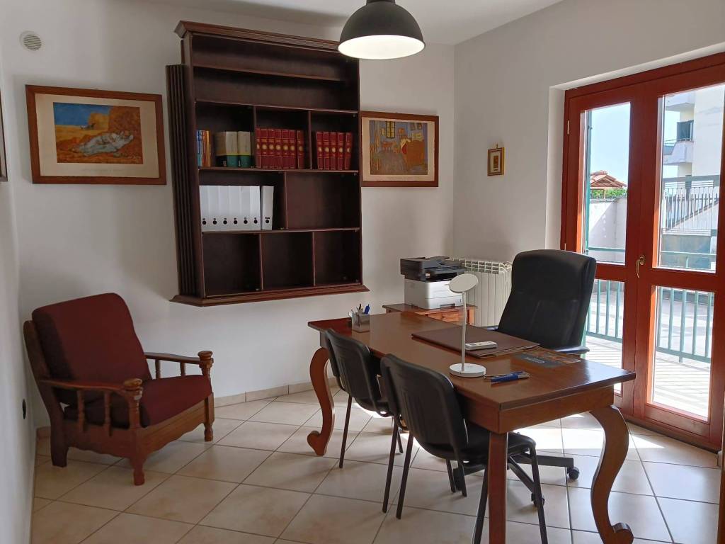 Ufficio - studio via dei glicini, aversa