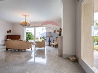 Salone