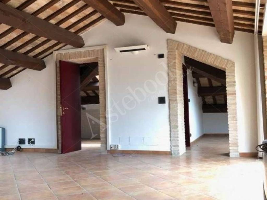 Ufficio all'asta via cavour, 4, recanati