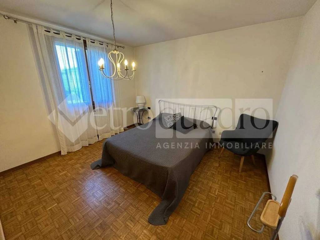 Quadrilocale via viazzuolo, 54, centro, ostiglia