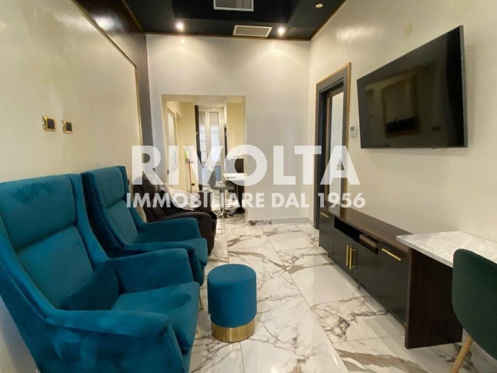 Trilocale via della vite, spagna, roma