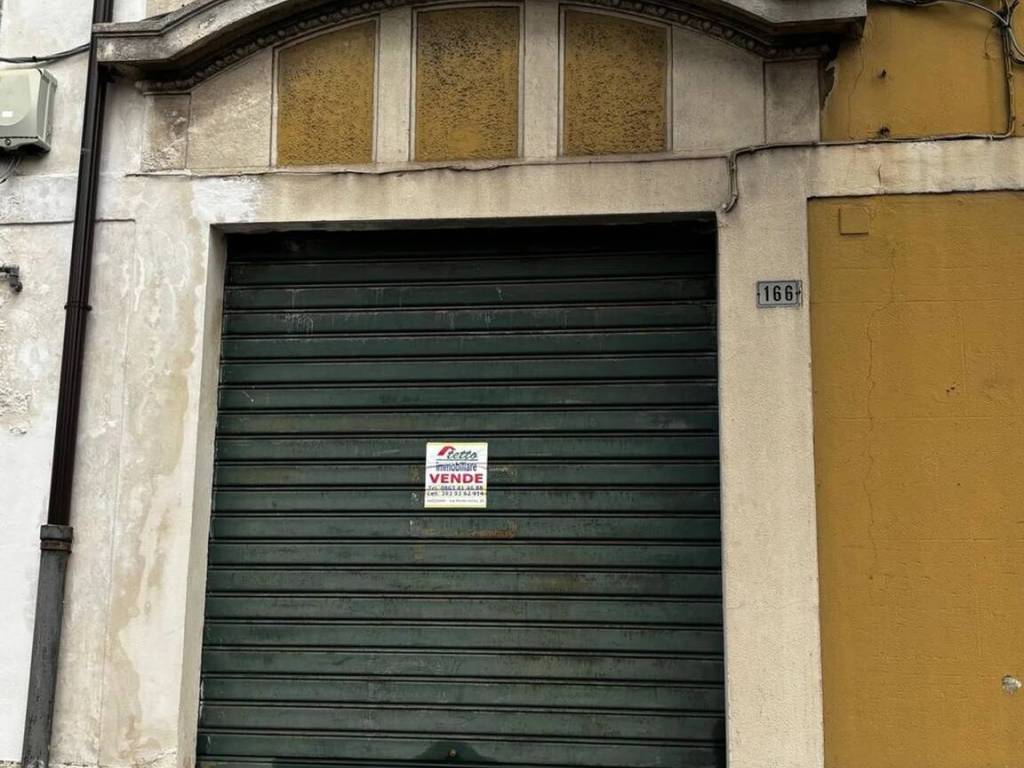 Locale commerciale via xx settembre, 166, centro, avezzano