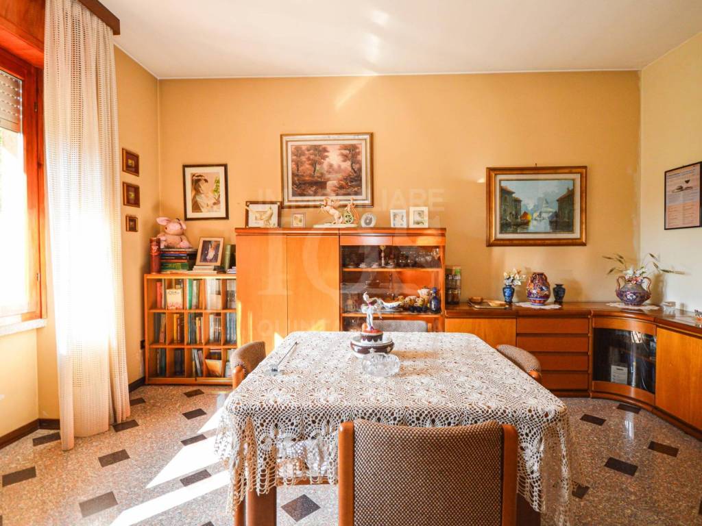 Salone