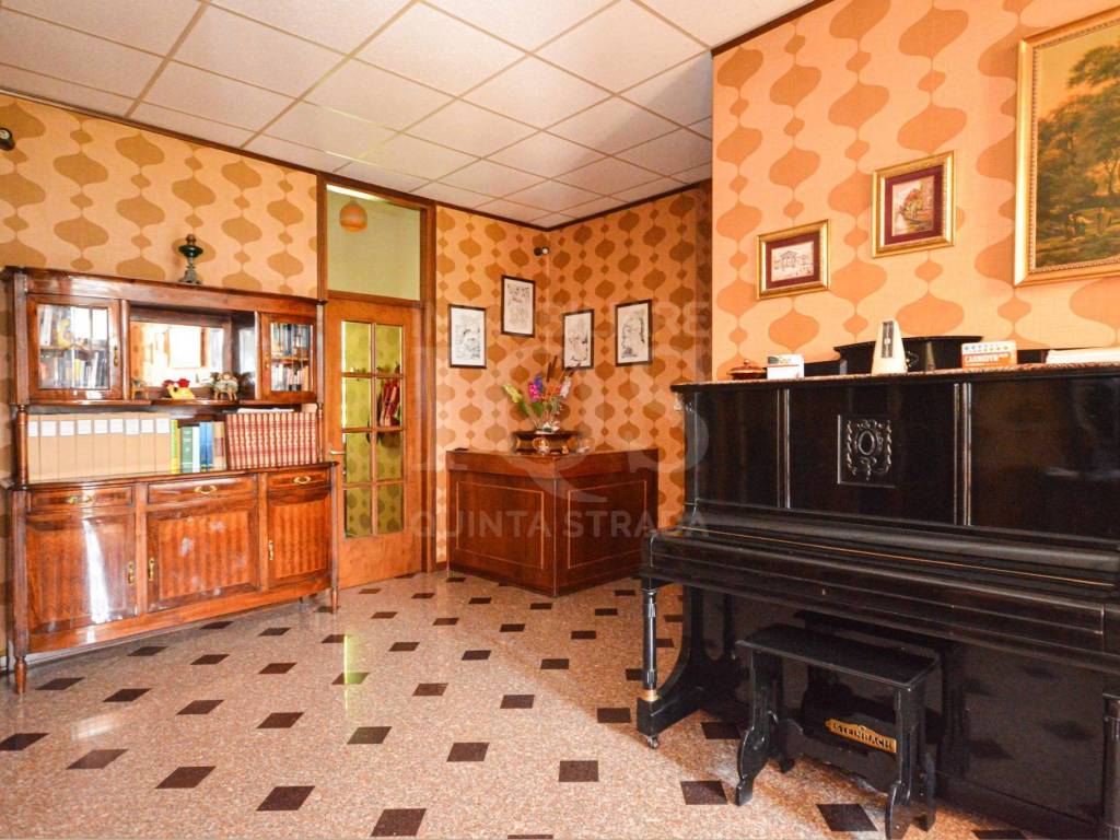 Salone