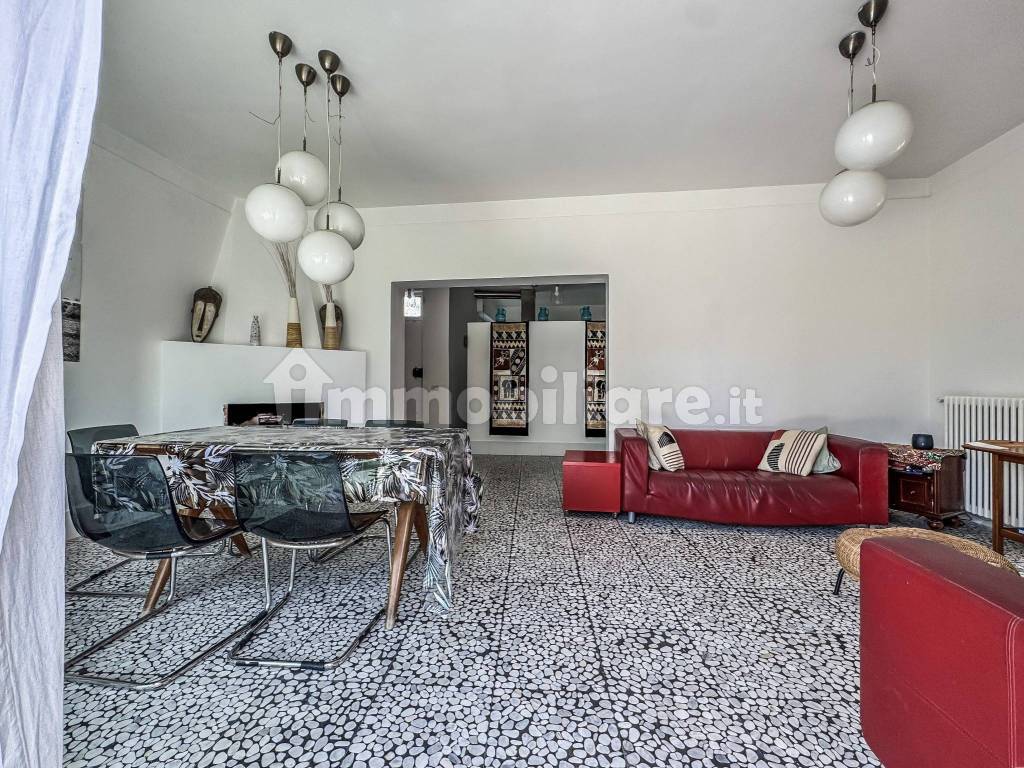 Salone