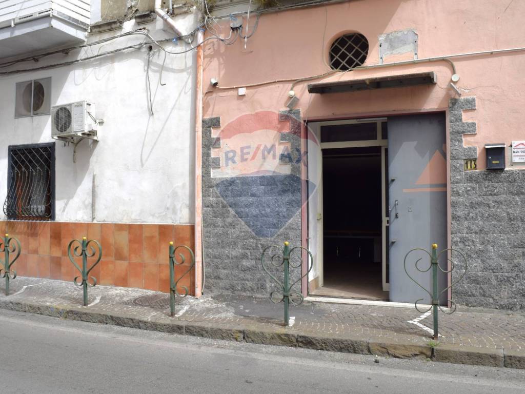 Locale commerciale via luigi volpicella 59, san giovanni a teduccio, napoli