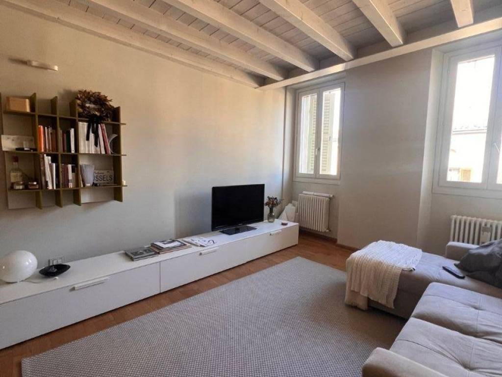Bilocale corso umberto i, centro, mantova