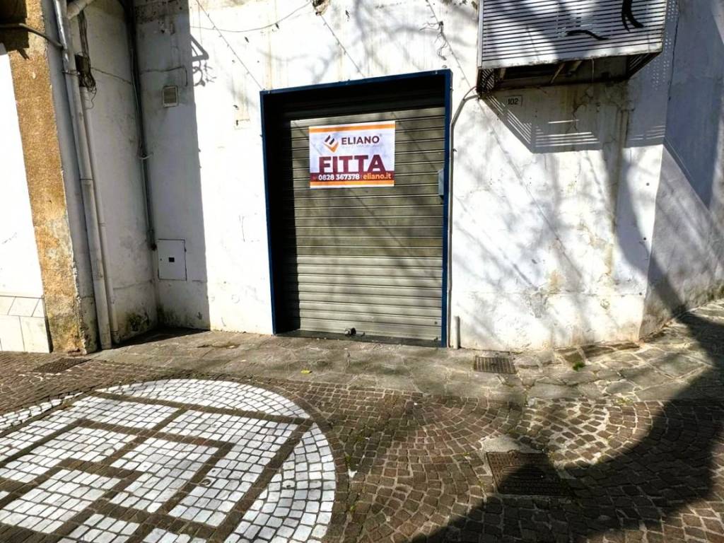 Locale commerciale viale giovanni amendola, centro, eboli